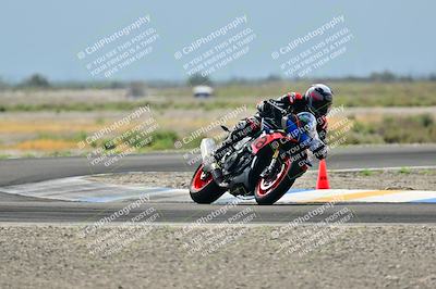 media/Apr-18-2025-TrackDaz (Fri) [[45f5874c44]]/B Group/Session 2 (Turn 7)/
